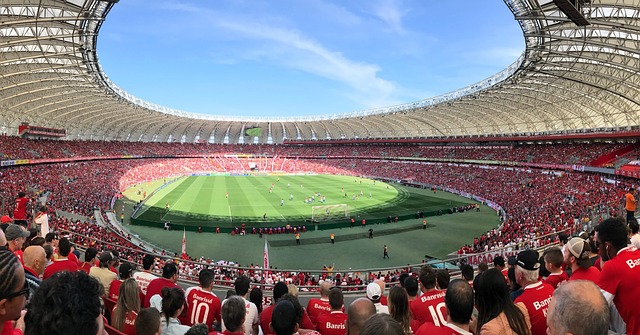 验的迎合与