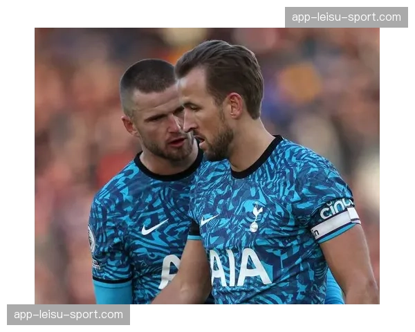 暖心一幕：对手球员受伤，拜仁球员主动将球踢出边线