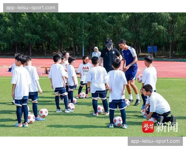 足球教育进校园新趋势：多国青训营将“战术理解与决策”纳入低年龄段核心培训模块